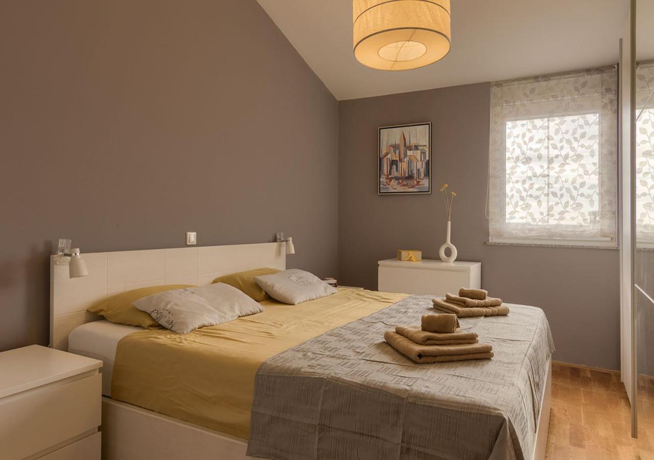 Apartment Leki - Newly Renovated, Modern City Spot Pula Buitenkant foto