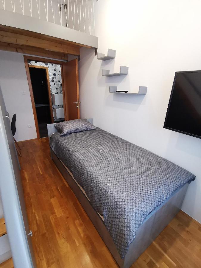 Apartment Leki - Newly Renovated, Modern City Spot Pula Buitenkant foto
